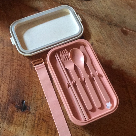 Cute stackable Tupperware set - Picture 6 of 8